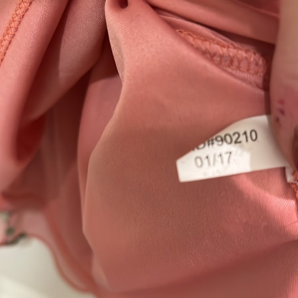 Express size m  flutter sleeve floral dress - Picture 3 of 4